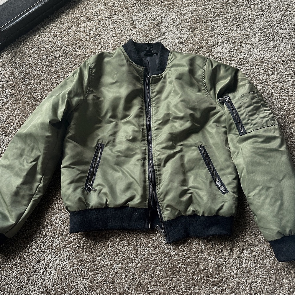 Forever 21 green bomber jacket size S